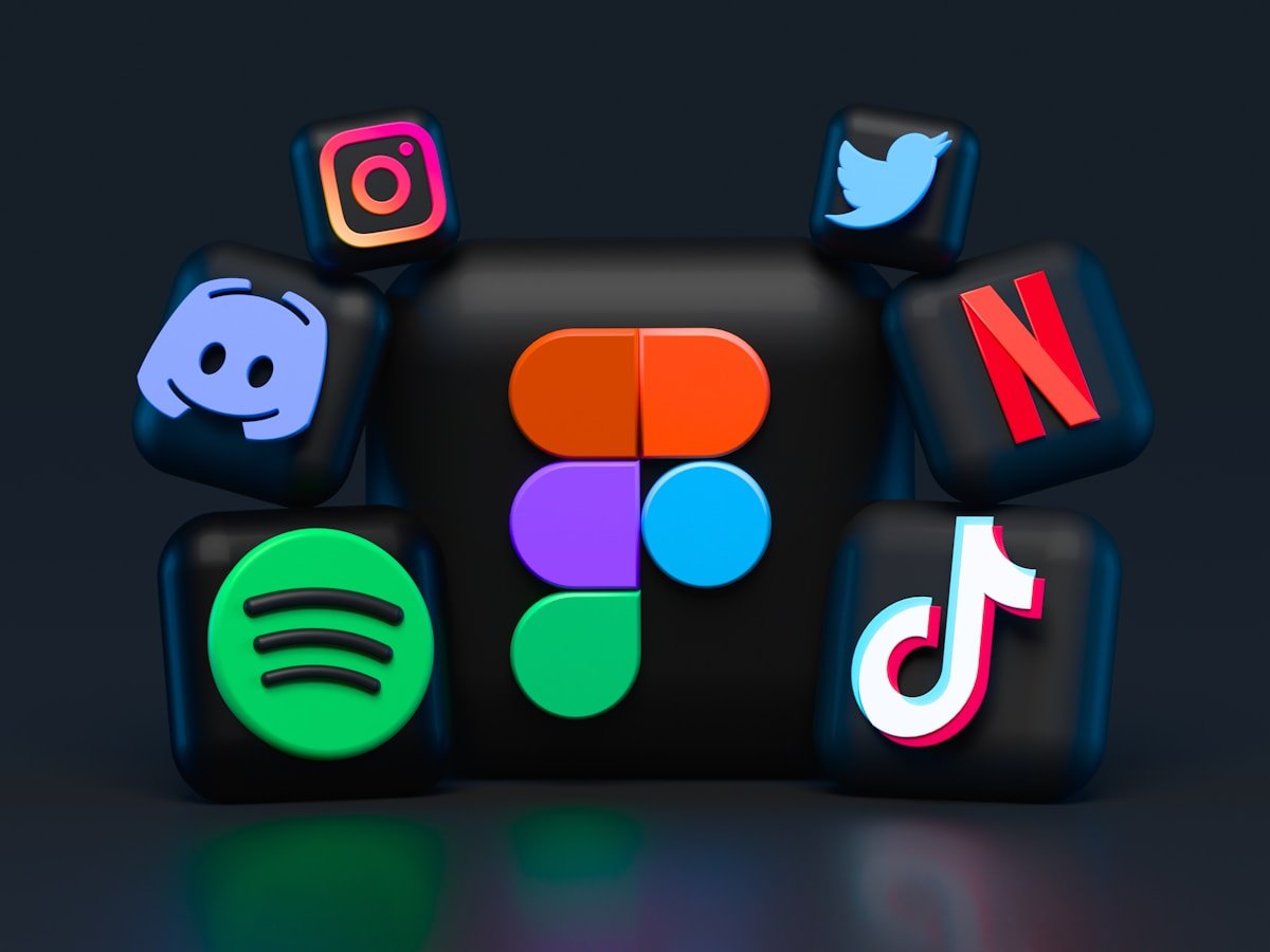 Social Media & Community